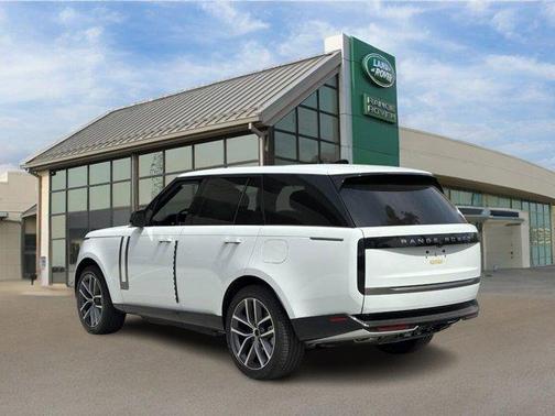 2025 Land Rover Range Rover P550e SE