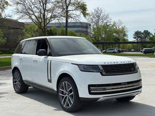 2025 Land Rover Range Rover P550e SE