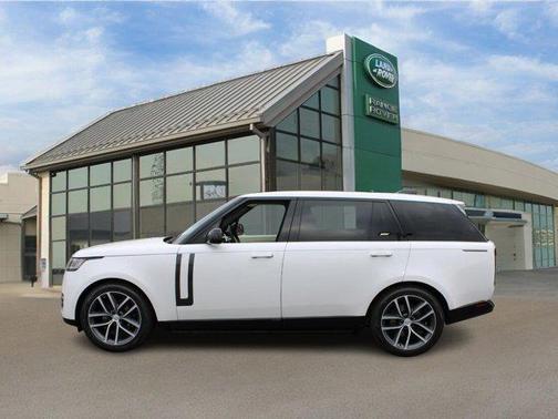 2025 Land Rover Range Rover P400 SE 7 Seat