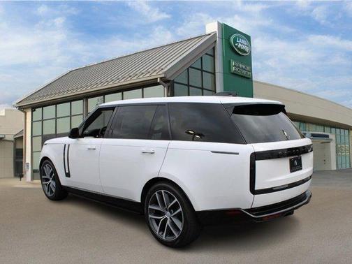 2025 Land Rover Range Rover P400 SE 7 Seat