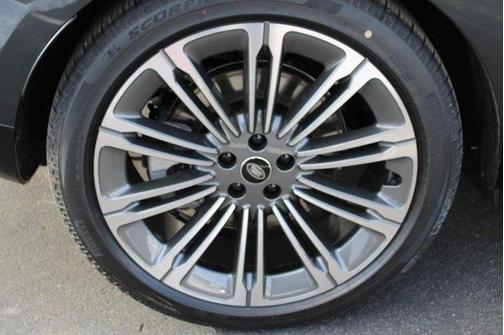 2025 Land Rover Range Rover P530 SE 7 Seat