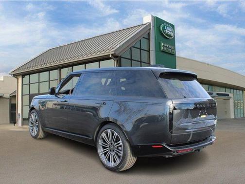 2025 Land Rover Range Rover P530 SE 7 Seat