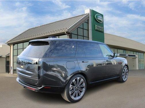 2025 Land Rover Range Rover P530 SE 7 Seat