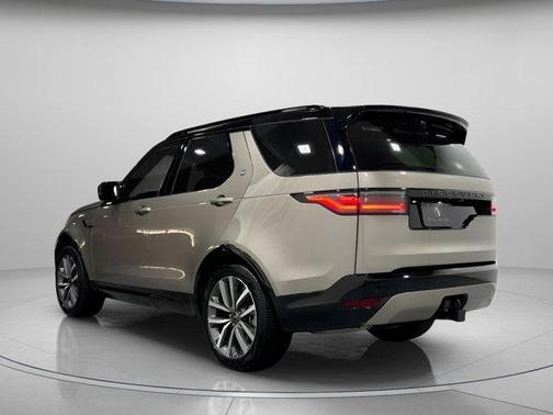 2024 Land Rover Discovery P300 Dynamic SE