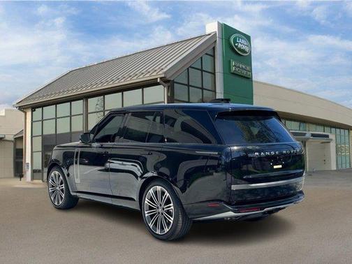 2025 Land Rover Range Rover P530 SE
