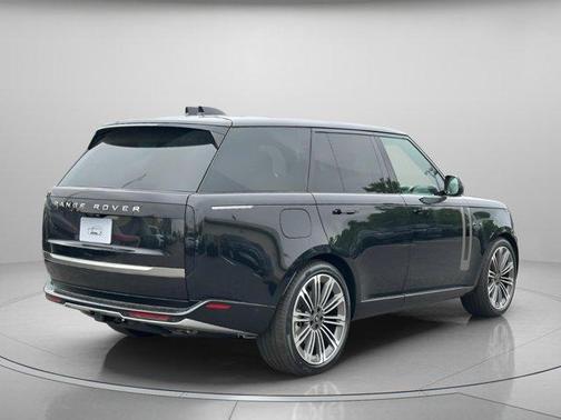 2025 Land Rover Range Rover P530 SE