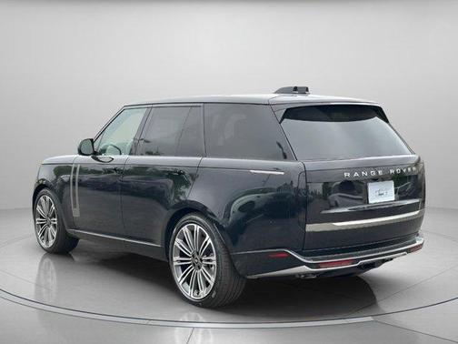 2025 Land Rover Range Rover P530 SE