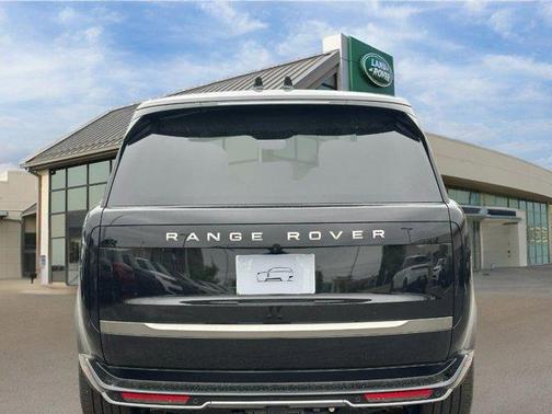 2025 Land Rover Range Rover P530 SE