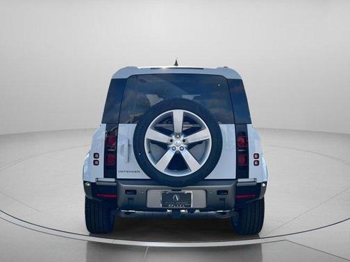 2025 Land Rover Defender P400 X-Dynamic SE