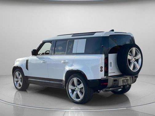 2025 Land Rover Defender P400 X-Dynamic SE