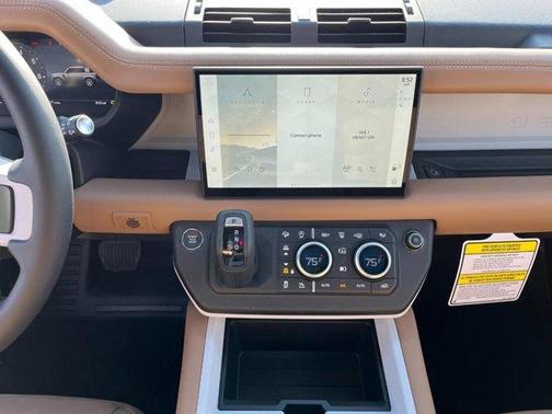 2025 Land Rover Defender P400 X-Dynamic SE
