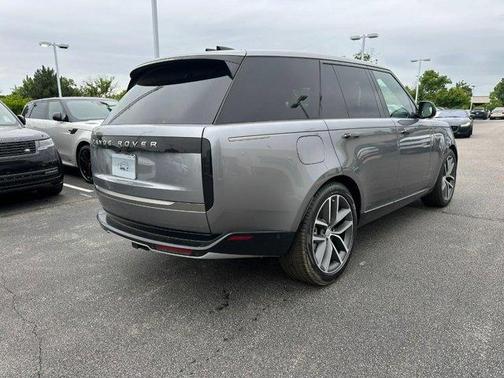 2025 Land Rover Range Rover P530 SE