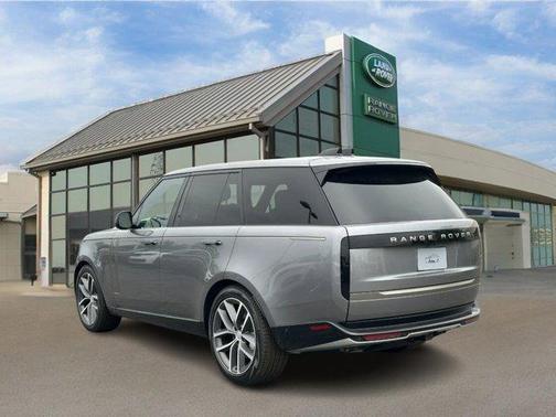 2025 Land Rover Range Rover P530 SE
