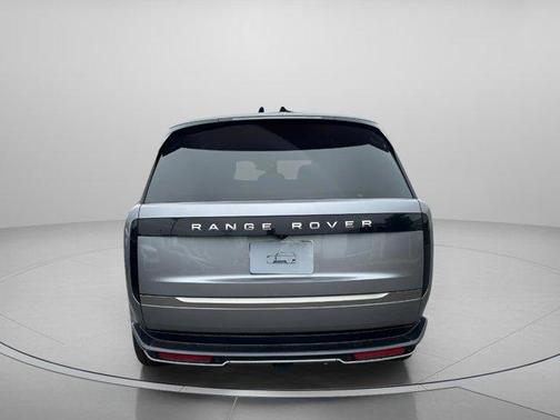 2025 Land Rover Range Rover P530 SE