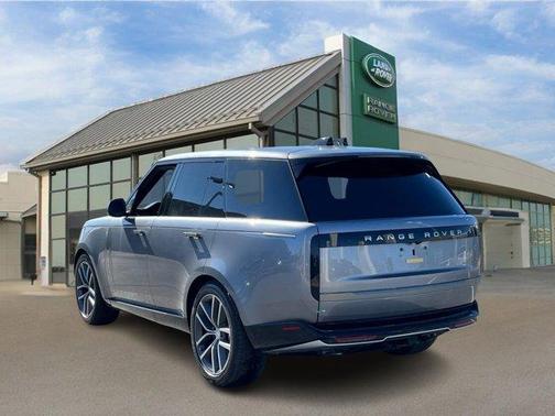 2025 Land Rover Range Rover P530 SE