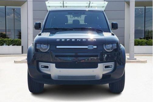 2023 Land Rover Defender SE