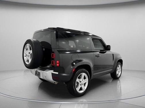 2023 Land Rover Defender SE