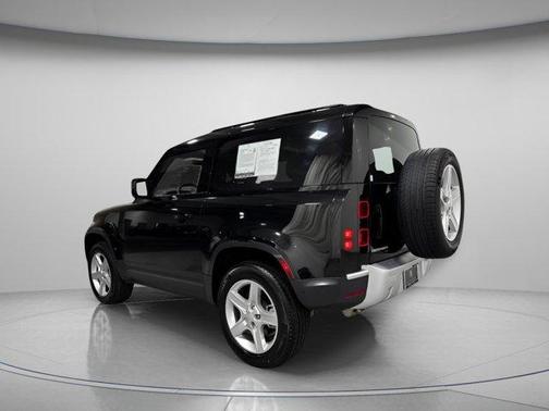 2023 Land Rover Defender SE