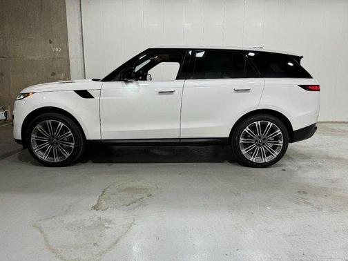 2025 Land Rover Range Rover Sport P360 SE