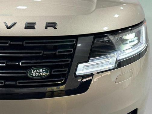 2025 Land Rover Range Rover P400 SE