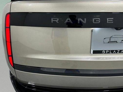 2025 Land Rover Range Rover P400 SE