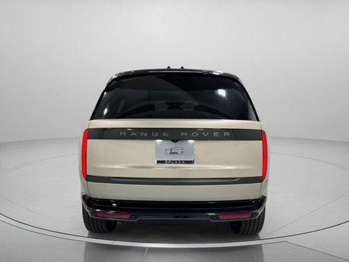 2025 Land Rover Range Rover P400 SE