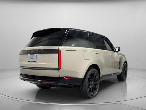 2025 Land Rover Range Rover P400 SE