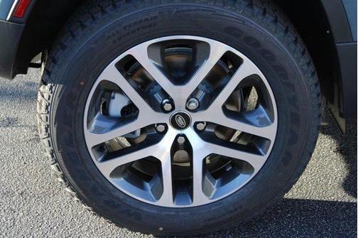 2025 Land Rover Defender P400 S