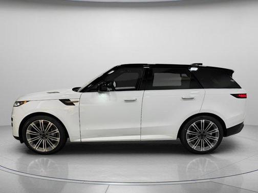 2026 Land Rover Range Rover Sport SE