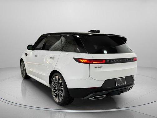 2026 Land Rover Range Rover Sport SE