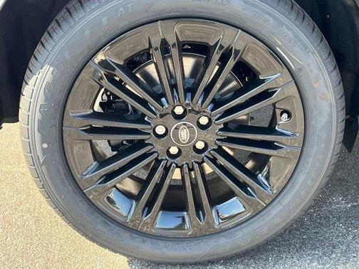 2026 Land Rover Range Rover Evoque Dynamic SE