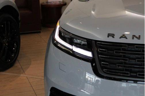 2025 Land Rover Range Rover Velar P250 Dynamic SE