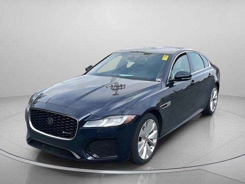 2022 Jaguar XF R-Dynamic SE