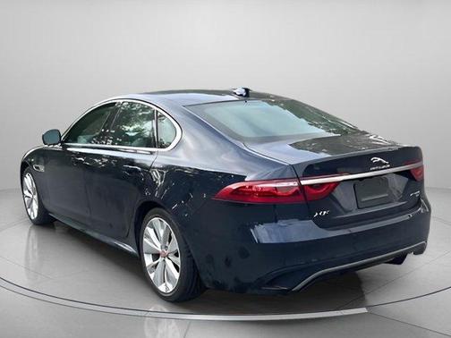 2022 Jaguar XF R-Dynamic SE