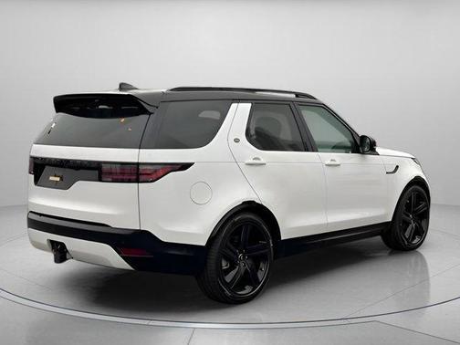 2025 Land Rover Discovery P360 Dynamic SE