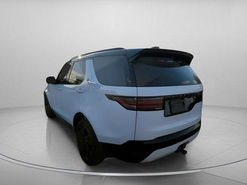 2023 Land Rover Discovery P300 R-Dynamic S