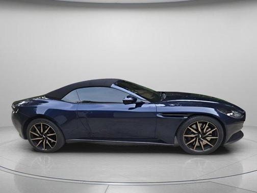2020 Aston Martin DB11 Volante