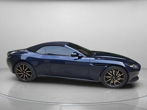 2020 Aston Martin DB11 Volante