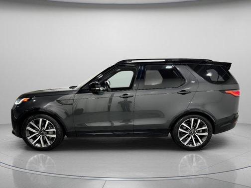 2024 Land Rover Discovery P300 Dynamic SE