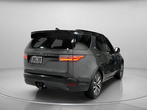 2024 Land Rover Discovery P300 Dynamic SE