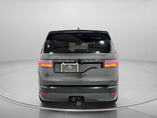 2024 Land Rover Discovery P300 Dynamic SE