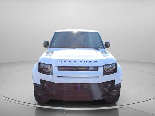 2025 Land Rover Defender P500 X-Dynamic SE