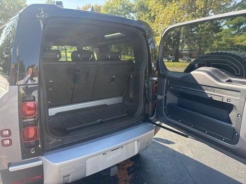 2022 Land Rover Defender 90 S