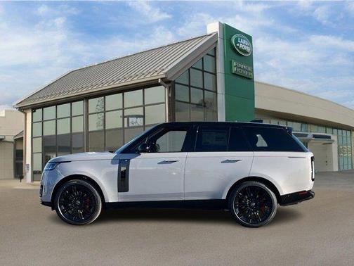 2025 Land Rover Range Rover P615 SV