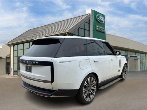 2025 Land Rover Range Rover P400 SE