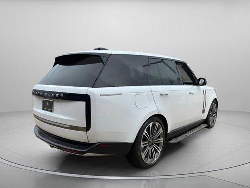 2025 Land Rover Range Rover P400 SE
