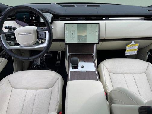 2025 Land Rover Range Rover P400 SE