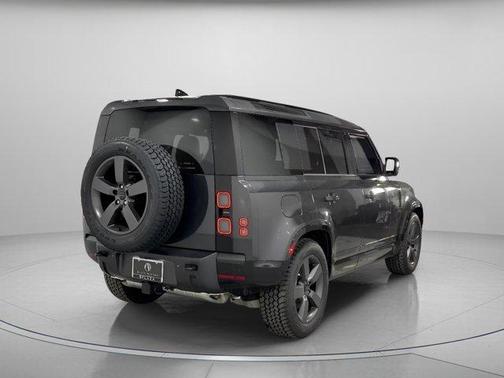 2026 Land Rover Defender 110 X-Dynamic SE