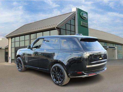 2025 Land Rover Range Rover P400 SE