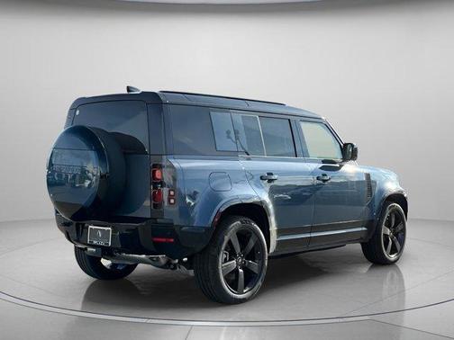 2025 Land Rover Defender P400 X-Dynamic SE